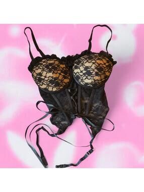 Fashion nova Black lace corset-style bustier top